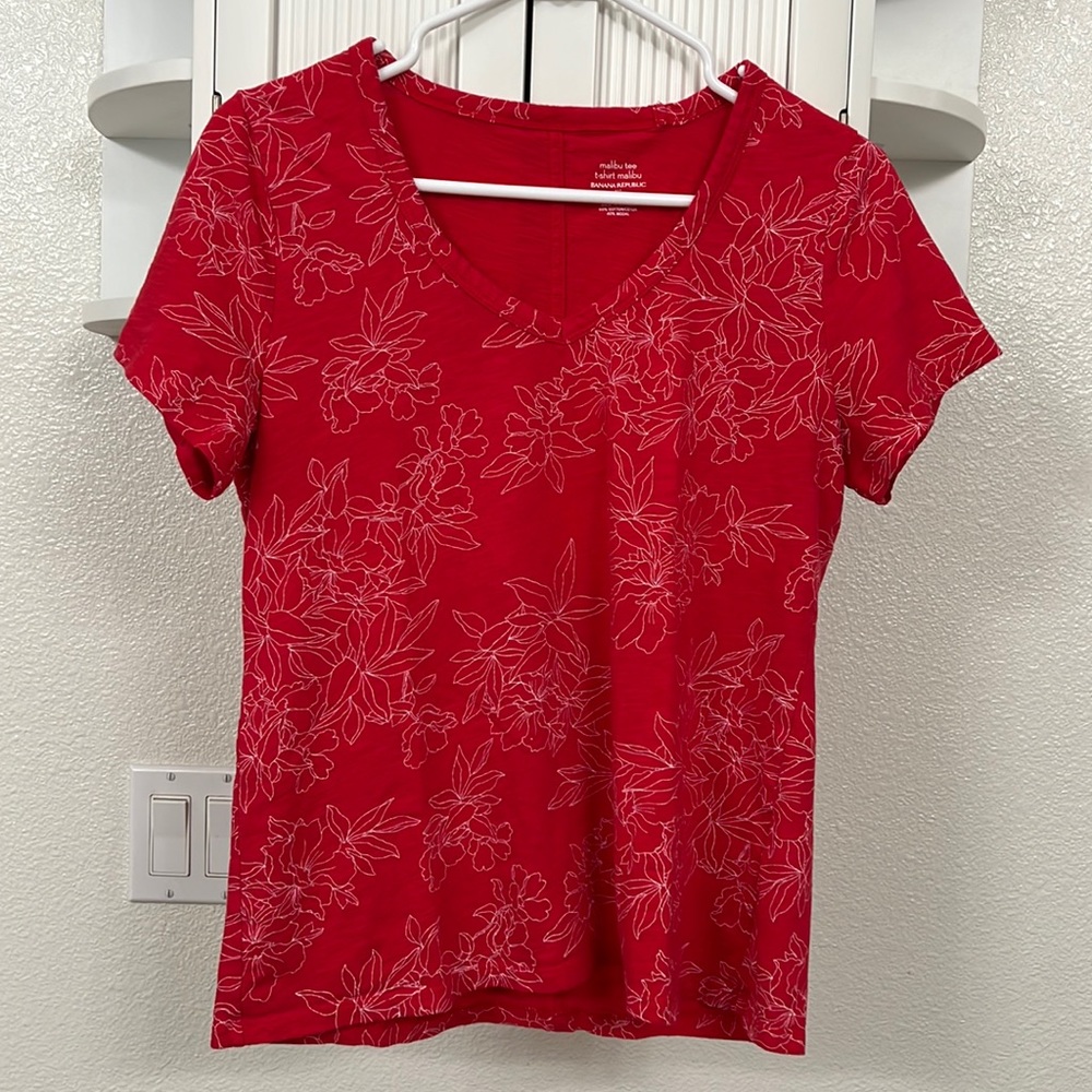 Banana Republic Malibu Tee size M